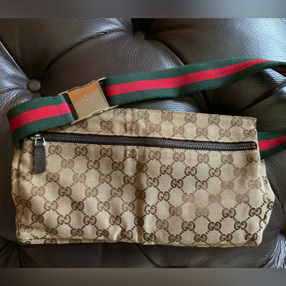 GUCCI
Monogram Double Pocket Belt, fanny pack, waist bag, crossbody - Picture 2 of 5